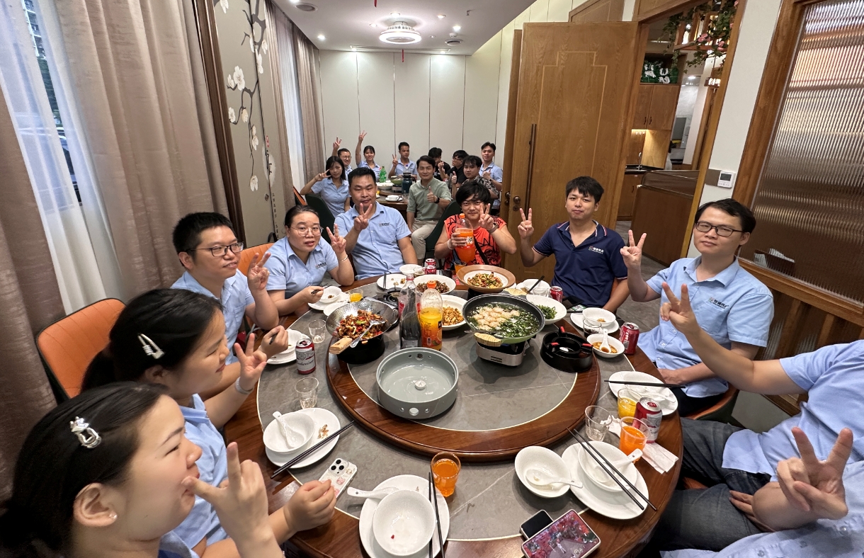 恒誠偉業(yè)uv打印機(jī)廠家銷售部團(tuán)建！?。? title=